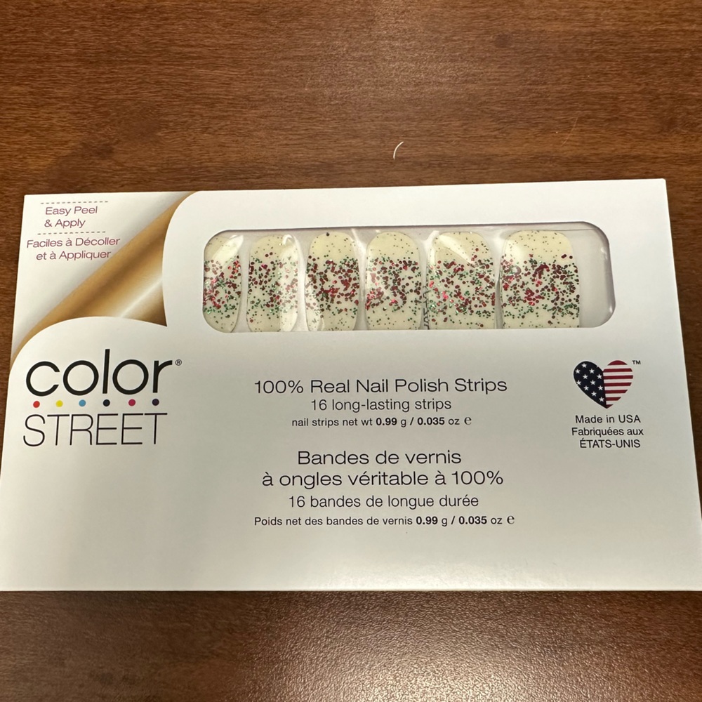 Color Street Under the Mistletoe Nail Polish Strips